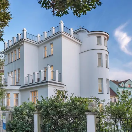 Whitehouse Apartment *