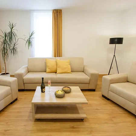 Apartment Whitehouse *
