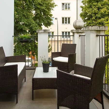 Whitehouse Apartment *