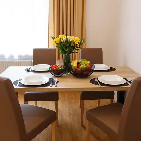 Whitehouse Apartment *